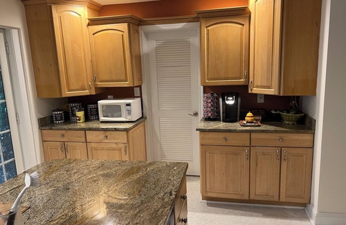 Great Falls House | Spacious Guest Suite on Lower Level in Prestigious Great Falls,VA, 2-Acre Nature