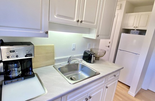 East Side House | Spacious Guest Suite in Mount Pleasant, Vancouver