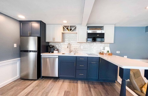 Erie Apartment | Spacious guest suite with a view - 2 minutes from LECOM and the Mall!