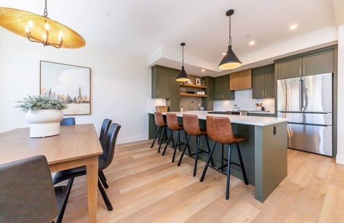 Vernon House | Spacious home with mountain views, private hot tub, sauna, and pet-friendly!
