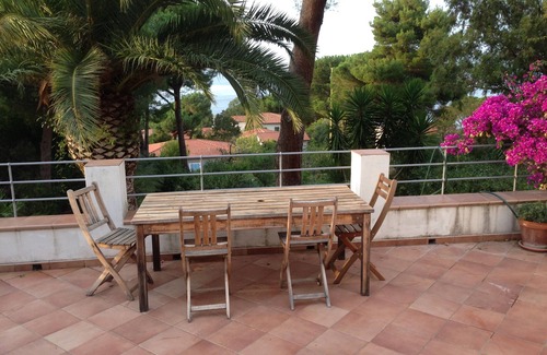 Sant' Andrea House | Spacious holiday home with sea views and garden near the beach on Elba Island
