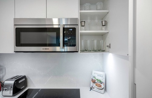 Mid-Cambridge Apartment | Spacious Harvard Square 2BR w/W/D near Redline by Blueground