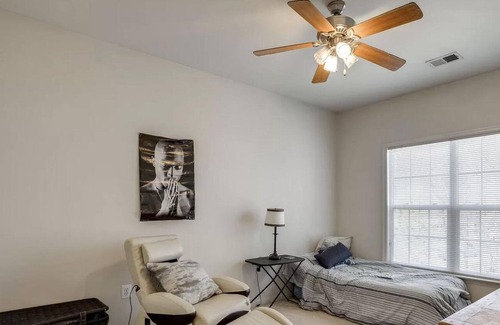 Lakeview House | Spacious haven for your vacation.