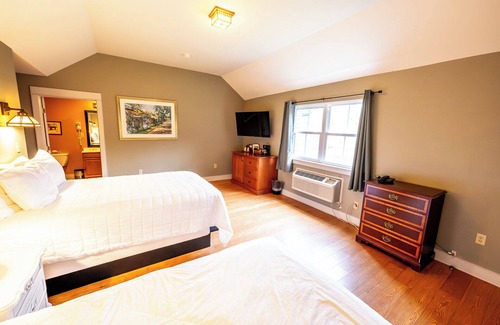 Shawnee On Delaware Hotel | Spacious Haven Near Recreational Outdoors | Golf, Spa & Onsite Dining
