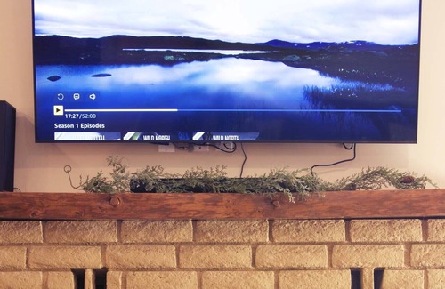 Sugarloaf Cottage | Spacious Hidden Gem, Dog-Friendly, WiFi, with Fence and Deck