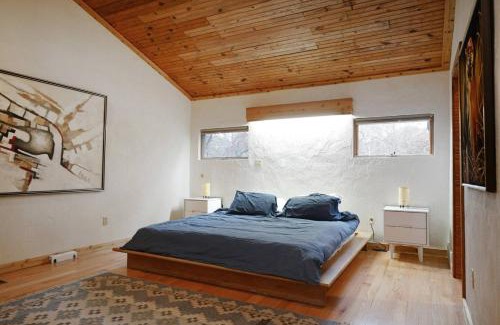 Athens Apartment | Spacious Hidden Gem in Athens OH