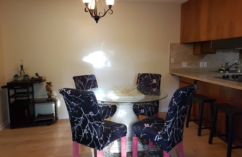 Daphne House | Spacious✴ Hidden Gem❁ Lakehouse✓Free Parking✓WiFi