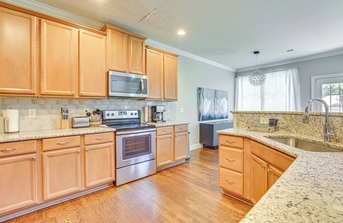 High Point House | Spacious High Point Family Home w/Yard & Grill