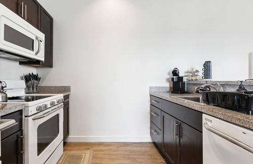 Historic Downtown Baton Rouge Apartment | Spacious High-Rise in Downtown