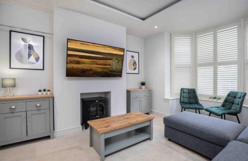 Woodseats House | Spacious, High Spec & Modern