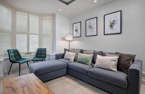 Woodseats House | Spacious, High Spec & Modern