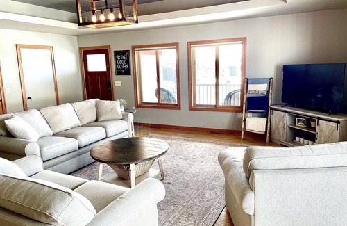 Hillsboro Condo | Spacious Hillsboro Condo 1
