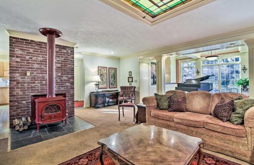 Hillsboro House | Spacious Hillsboro Home about 18 Mi to Portland!