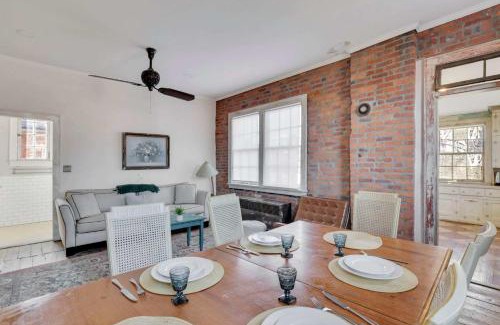Italian Village House | Spacious Historic 8-Bedroom Manor in Short North - Perfect for Large Groups