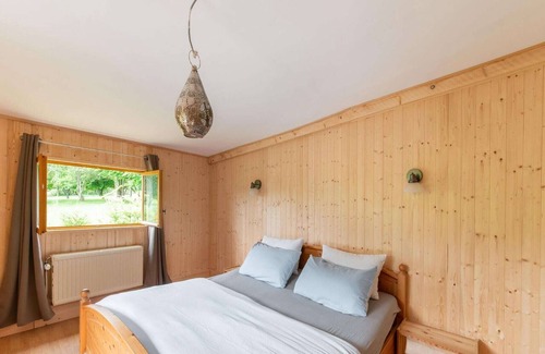 Our House | Spacious Holiday Home in Bièvre with Garden