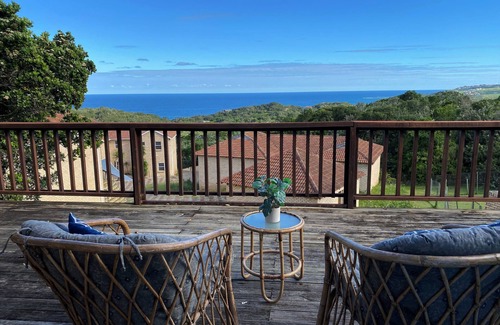 Amatola Coastal House | Spacious Holiday Home with Ocean Views