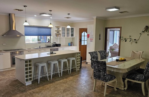 Waikerie House | Spacious Holiday Home - Waikerie