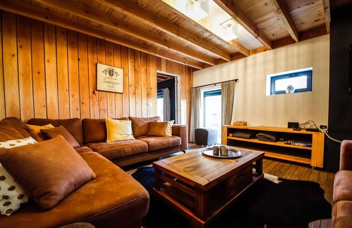 Gesves House | Spacious holiday home in Gesves with garden