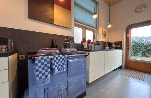 Schagen House | Spacious holiday home with enclosed garden