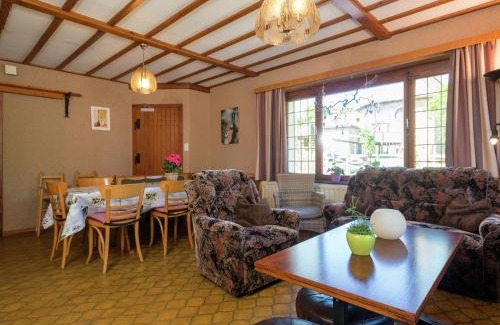 Amel House | Spacious holiday home with large garden