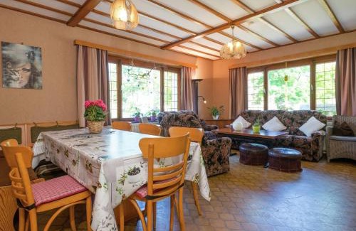 Amel House | Spacious holiday home with large garden