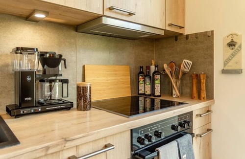 Hohenfels-Essingen Villa | Spacious Home Sauna, Hot Tub, Pool, Patio, BBQ
