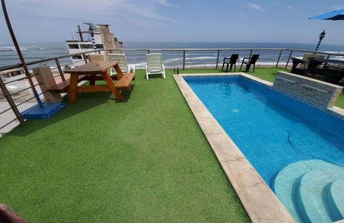 Huanchaco House | Spacious home in Peru