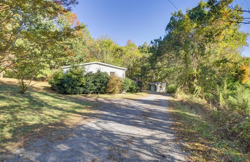 Nellysford Cottage | Spacious Home: 10 Miles to Wintergreen Resort!