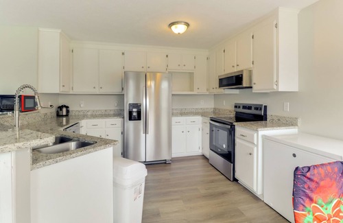 Hampton House | Spacious Home < 3 Mi to Hampton Coliseum!