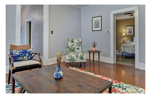 Near Northside House | Spacious Home 5BR! Cozy and Bright Home!
