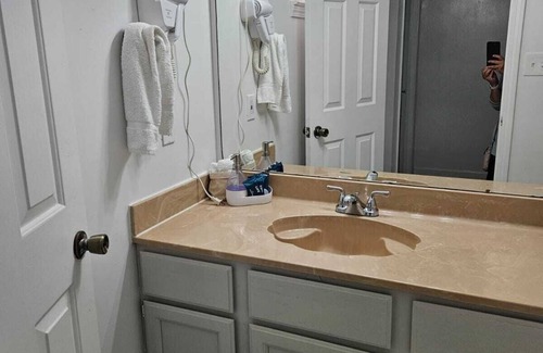 Ellendale House | Spacious home away from home near Bartlett and Downtown Memphis