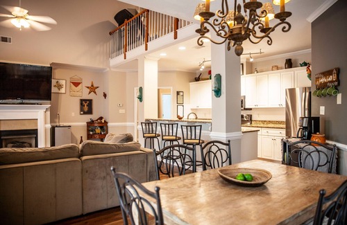 Evans House | Spacious Home Close to Lots of Out/Indoor Activities Evans, GA