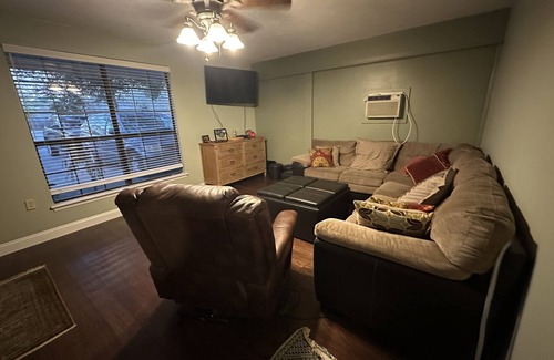 South Baton Rouge House | Spacious home. Close to LSU, shopping, hospitals, downtown. Pets welcome.