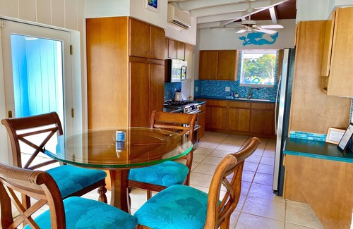 Marathon House | Spacious Home, Directly on Gulf , Beautiful Sunsets, 2 Master Suites, 2 Kayaks