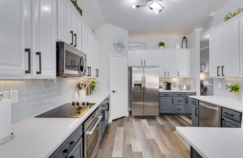 South Arlington House | "Spacious Home for a group of 12, Your family Getaway"