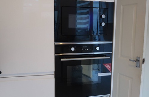 Rushmoor District House | Spacious Home from Home! Perfect for Farnborough Airshow.