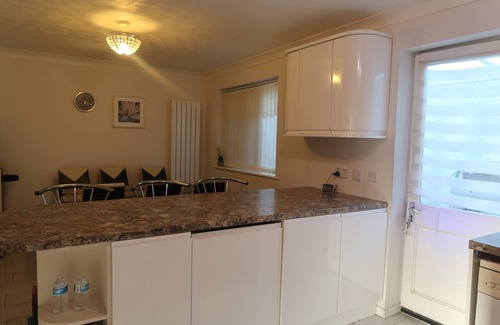 Rushmoor District House | Spacious Home from Home! Perfect for Farnborough Airshow.