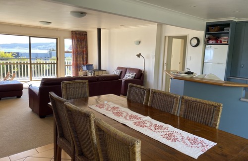 Hilltop House | Spacious home, great lake and mountain views, with own rustic thermal hot tub