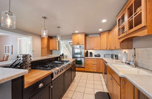 Great Valley House | Spacious Home Hot Tub 2 Living Rooms Pets OK