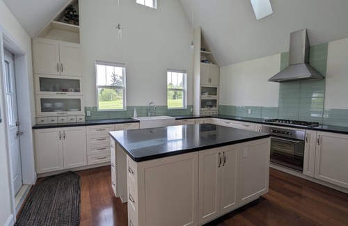 Charlotte's Shore House | Spacious home in Bonshaw Hills with beautiful views