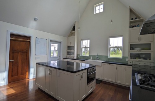 Charlotte's Shore House | Spacious home in Bonshaw Hills with beautiful views