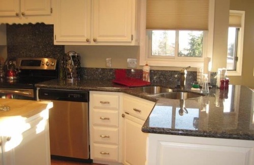 Gleneagle House | Spacious Home in Quiet Area - Minutes to Attractions, Music, Restaurants & USAFA