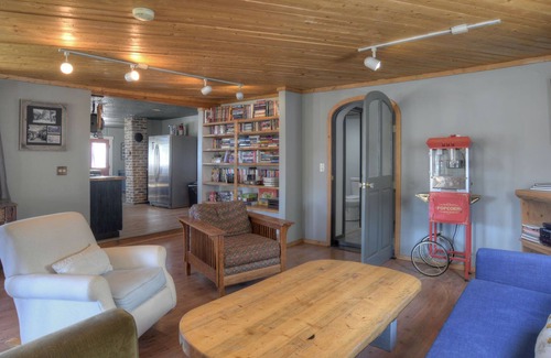 Creede House | Spacious Home-Ideal Location to Downtown Creede-Pets Welcome-Fire Pit