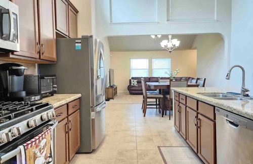 Baytown House | Spacious Home in Baytown Family /Friends & Workers