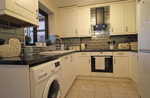Chester House | Spacious Home in Chester, Large Conservatory