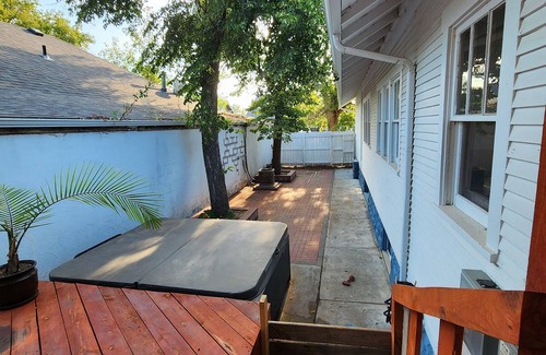 Scottsbluff House | Spacious home in downtown Scottsbluff with hot tub and large backyard deck.