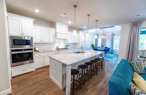 Arlington House | Spacious Home in Great Location: Hot Tub, Putting Green & Game Room 4 Full Baths