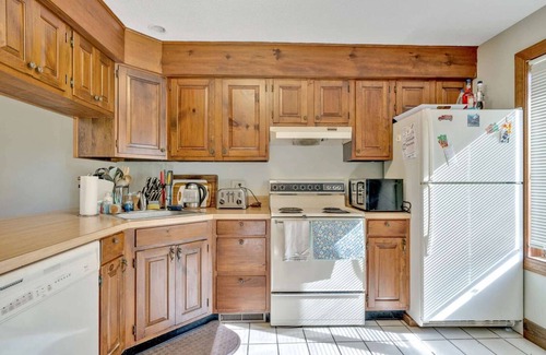 Quechee Condo | Spacious Home, In the Quechee Woods | Saltbox 9D