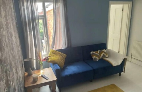 Reading House | Spacious Home in Town Centre with Parking