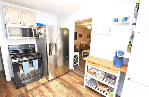 South Bend House | Spacious home just 7 blocks to ND! (54211)